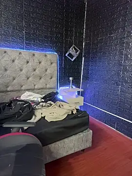 Paloma  LS online show from April 21, 6:55 pm