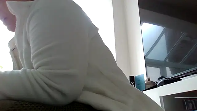 Krystal Tx online show from June 20, 3:48 pm