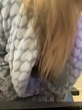 TEMPTING-TAMMY online show from December 16, 6:18 am