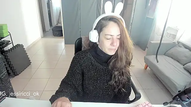 Snapshot of jessiburningheels chatting on March 13, 11:51 am jessiburningheels online show from March 13, 11:51 am