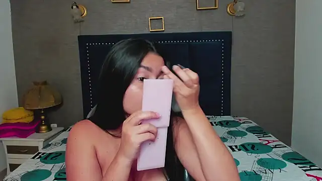 MaiteFlores online show from February 9, 3:27 pm