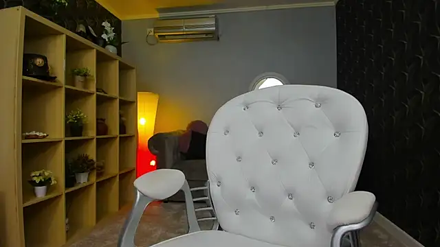 nicolee   19 online show from January 9, 12:25 am