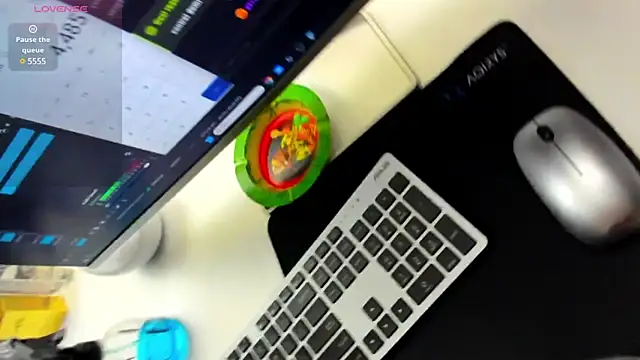 nicolee   19 online show from January 28, 5:35 pm