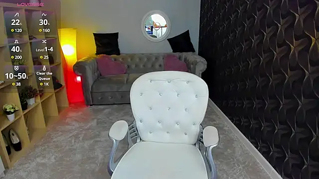 nicolee   19 online show from February 23, 5:39 pm