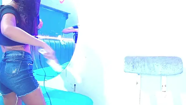 minimi naty online show from February 3, 7:31 pm