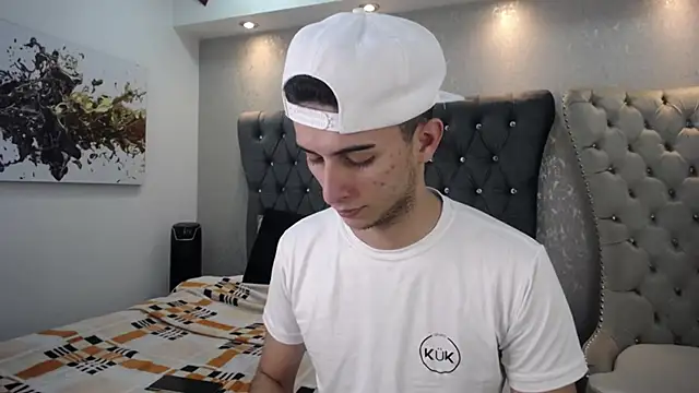 MrWilliseo online show from March 3, 7:17 pm