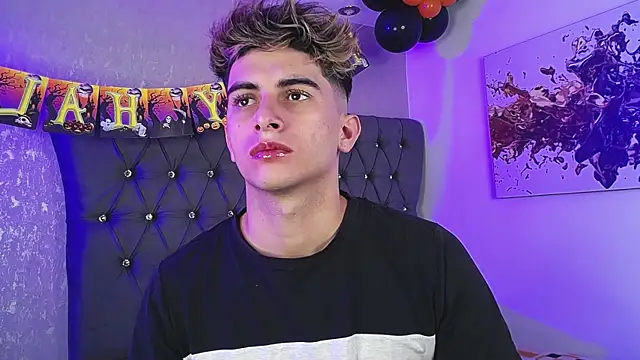 MrWilliseo online show from October 14, 7:58 pm