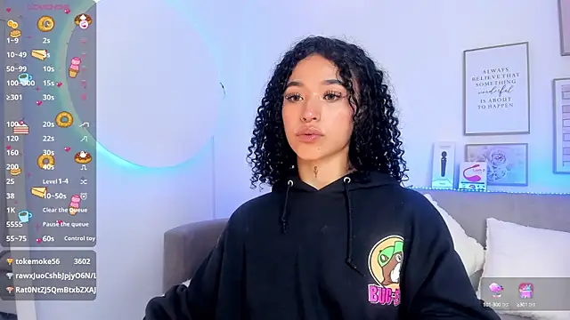Snapshot of Crystal_Dluna chatting on February 5, 3:52 pm Crystal Dluna online show from February 5, 3:52 pm
