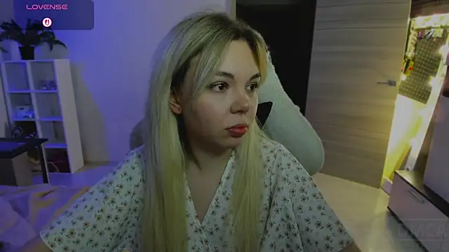 whoa-hoa-hoa-hoa-hoa online show from December 21, 5:31 pm