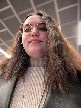 meow girl online show from October 30, 8:05 am