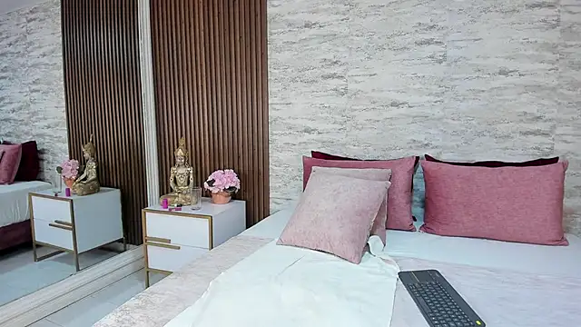 Snapshot of MadisonHunter2024 chatting on February 3, 10:43 pm MadisonHunter2024 online show from February 3, 10:43 pm