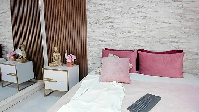 Snapshot of MadisonHunter2024 chatting on February 20, 1:46 am MadisonHunter2024 online show from February 20, 1:46 am