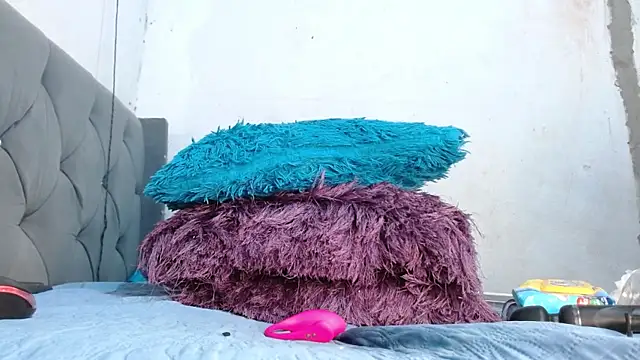 Snapshot of imtiffany_w chatting on February 21, 4:05 pm imtiffany w online show from February 21, 4:05 pm