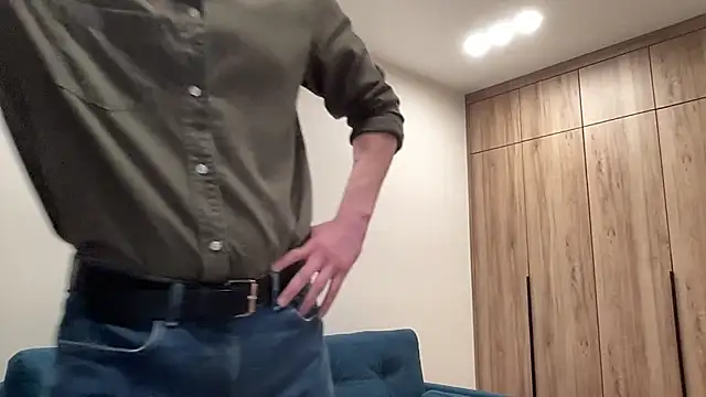 cute mark online show from April 21, 6:12 pm