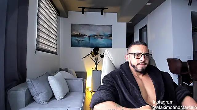 Maximo Marcelo online show from March 18, 1:09 pm