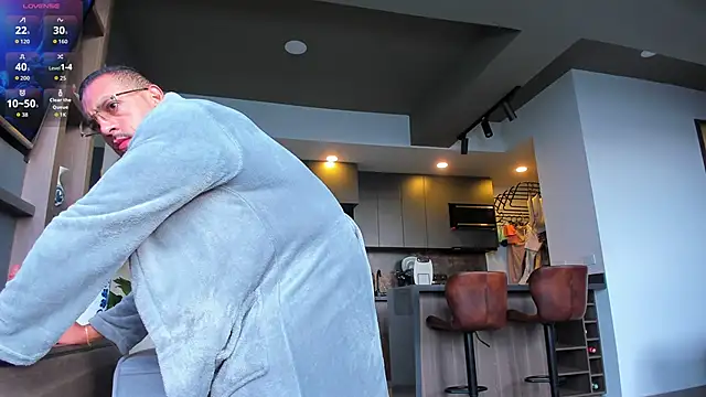 Maximo Marcelo online show from January 15, 12:10 pm