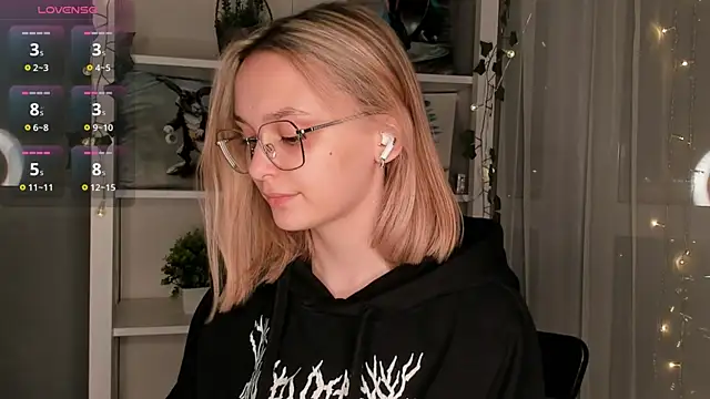 Snapshot of ms_elizabethqueen chatting on January 24, 4:17 pm ms elizabethqueen online show from January 24, 4:17 pm