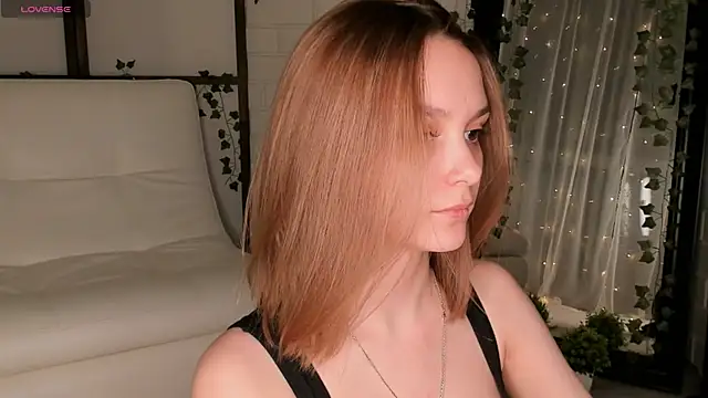 Snapshot of ms_elizabethqueen chatting on March 9, 4:33 pm ms elizabethqueen online show from March 9, 4:33 pm