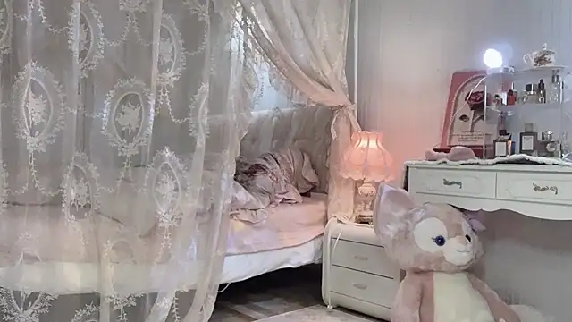 JennieKim RoseannePark online show from December 18, 5:21 pm