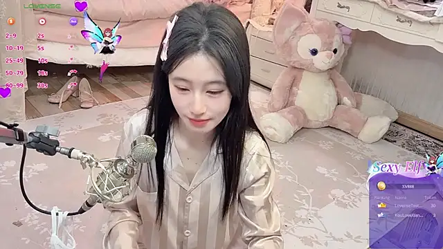 JennieKim RoseannePark online show from December 30, 7:42 pm