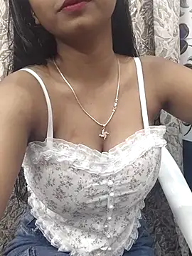 Snapshot of Ishaani_0 chatting on February 24, 2:26 pm Ishaani 0 online show from February 24, 2:26 pm