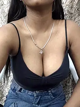 Snapshot of Ishaani_0 chatting on March 4, 9:11 pm Ishaani 0 online show from March 4, 9:11 pm