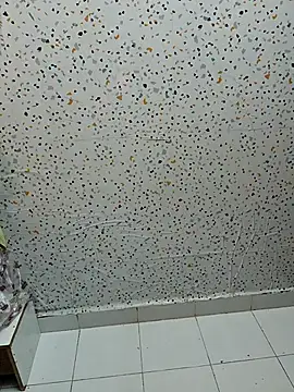 milf-kaira online show from December 22, 5:48 am