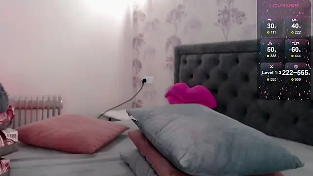 Snapshot of _Sexy-Mia_ chatting on March 19, 7:17 pm  Sexy-Mia  online show from March 19, 7:17 pm