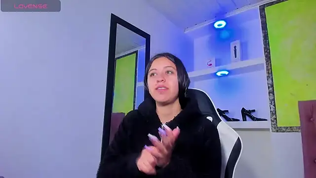 Snapshot of zoe_connor19 chatting on November 8, 7:12 pm zoe connor19 online show from November 8, 7:12 pm