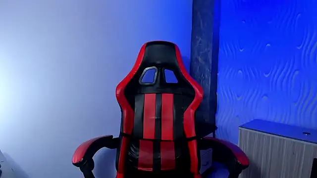 Snapshot of zoe_connor19 chatting on November 10, 8:19 pm zoe connor19 online show from November 10, 8:19 pm