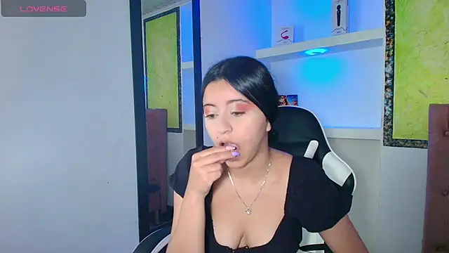 Snapshot of zoe_connor19 chatting on November 18, 7:29 pm zoe connor19 online show from November 18, 7:29 pm