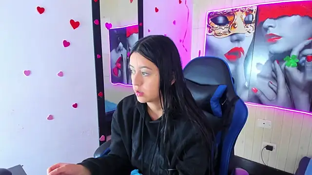 zoe connor19 online show from April 22, 9:05 pm