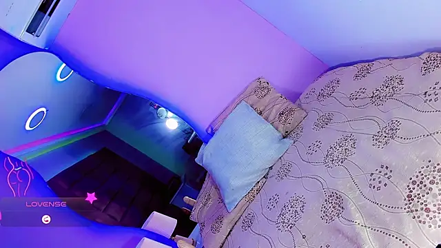 Snapshot of Shanelengel chatting on November 25, 5:51 am Shanelengel online show from November 25, 5:51 am