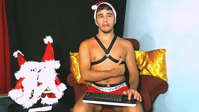 Snapshot of beautiful_james chatting on December 2, 12:41 am beautiful james online show from December 2, 12:41 am