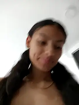 Snapshot of vanyacam_ chatting on February 10, 1:44 pm vanyacam online show from February 10, 1:44 pm