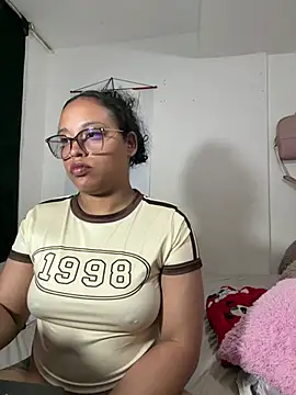 Snapshot of angela_angels_ chatting on June 5, 3:13 am angela angels online show from June 5, 3:13 am