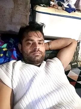 Snapshot of Priynkarani chatting on November 13, 11:31 am Priynkarani online show from November 13, 11:31 am