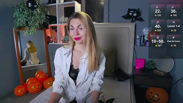 Snapshot of KiraNikson chatting on October 28, 1:20 am KiraNikson online show from October 28, 1:20 am