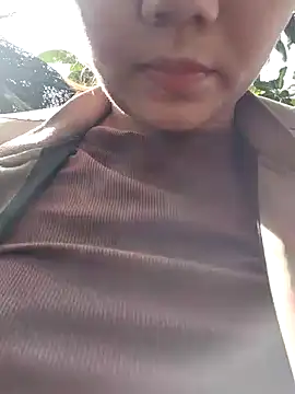 Snapshot of Betty20zx chatting on December 28, 1:50 am Betty20zx online show from December 28, 1:50 am