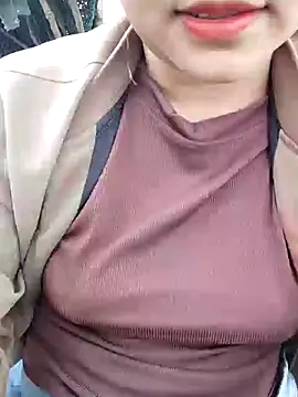 Snapshot of Betty20zx chatting on December 28, 7:11 am Betty20zx online show from December 28, 7:11 am