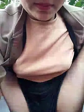 Snapshot of Betty20zx chatting on January 1, 9:49 am Betty20zx online show from January 1, 9:49 am