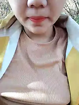 Snapshot of Betty20zx chatting on January 5, 1:24 am Betty20zx online show from January 5, 1:24 am