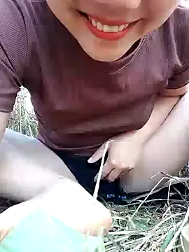 Snapshot of Betty20zx chatting on January 7, 5:22 am Betty20zx online show from January 7, 5:22 am