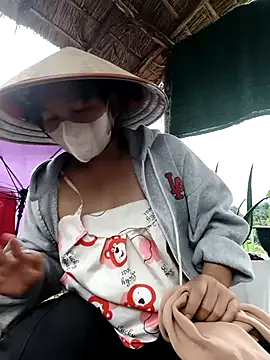 Snapshot of Betty20zx chatting on October 30, 1:07 am Betty20zx online show from October 30, 1:07 am