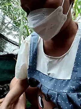 Snapshot of Betty20zx chatting on November 1, 1:29 am Betty20zx online show from November 1, 1:29 am