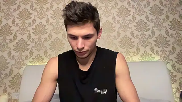 denlover1 online show from December 23, 1:35 pm