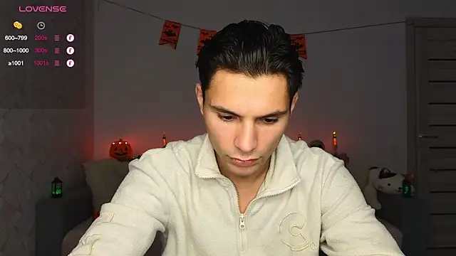 denlover1 online show from October 13, 5:29 am