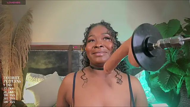 zoe 23  online show from April 7, 10:48 am