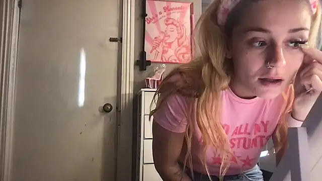 lexybabyxo online show from January 8, 1:24 pm