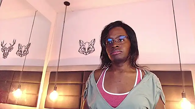 Snapshot of candy_lovee69 chatting on October 17, 9:06 pm candy lovee69 online show from October 17, 9:06 pm